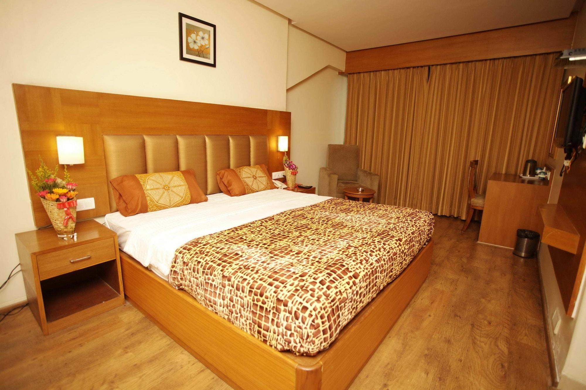 The Caliph Hotel, Mumbai Near Powai Lake Exterior foto
