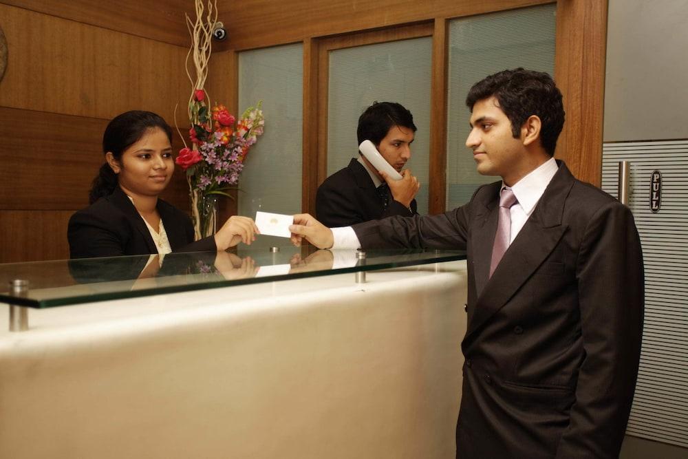 The Caliph Hotel, Mumbai Near Powai Lake Exterior foto